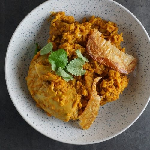 Indisk inspireret curry med kylling, linser og ris