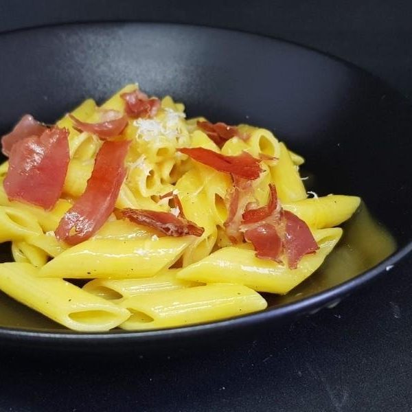 Carbonara with serrano ham
