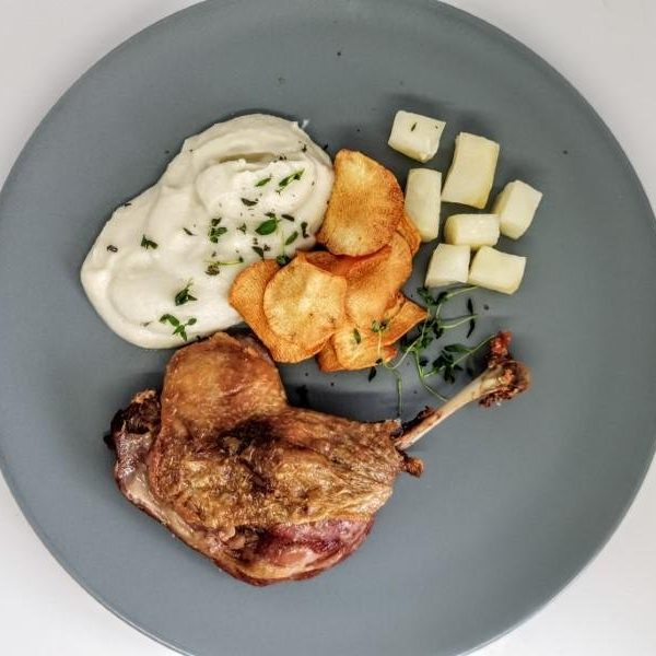 Confit de canard with Jerusalem artichokes in 3 ways