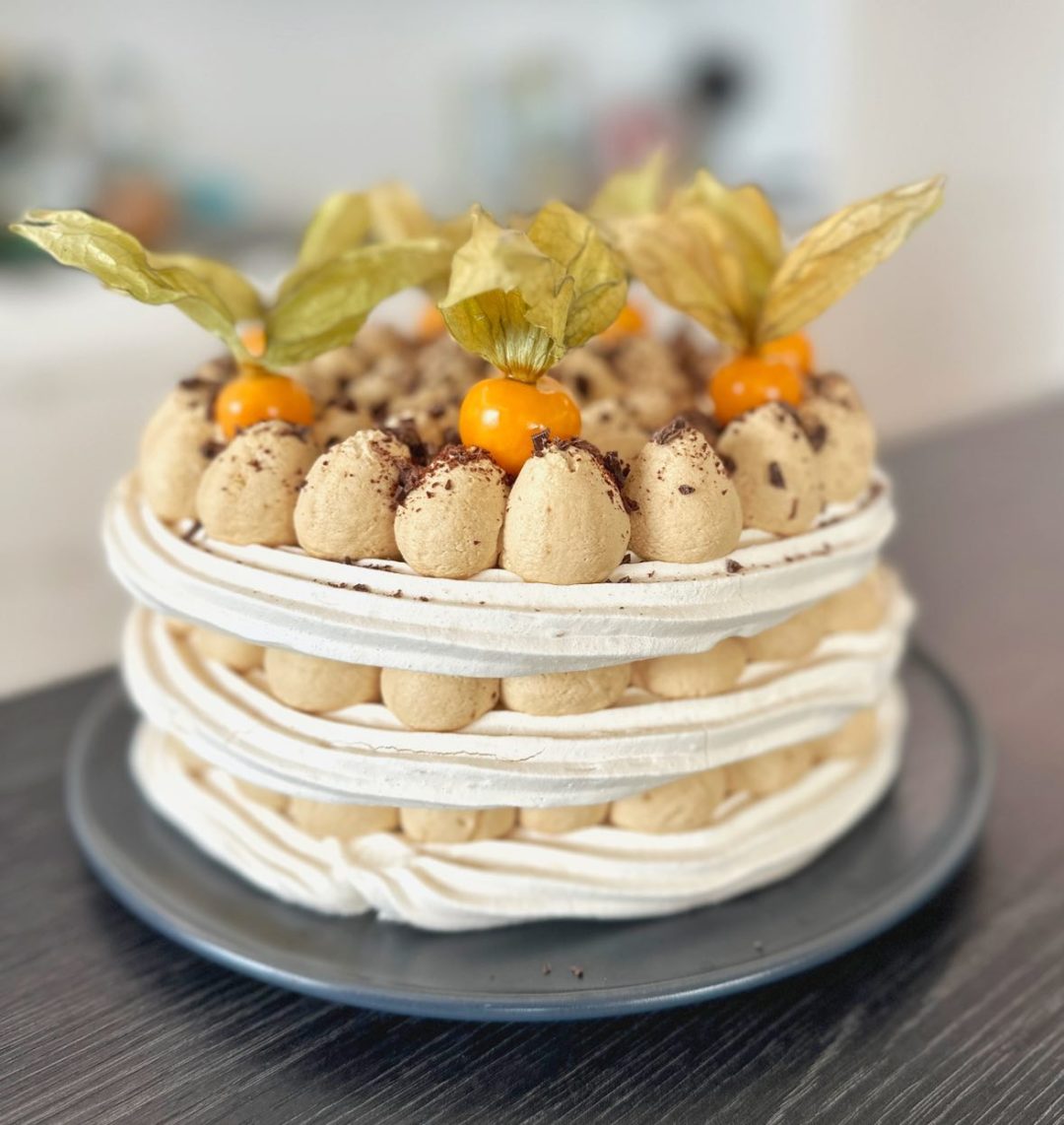 Spring Layer Cake - GastroFun.net