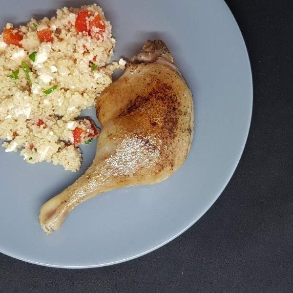 Quick weekday dish with duck legs and couscous salad