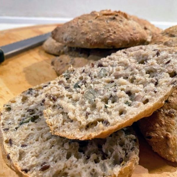Cold-risen rolls with seeds