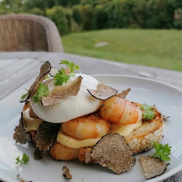 Luxury shrimp sandwich with summer truffle