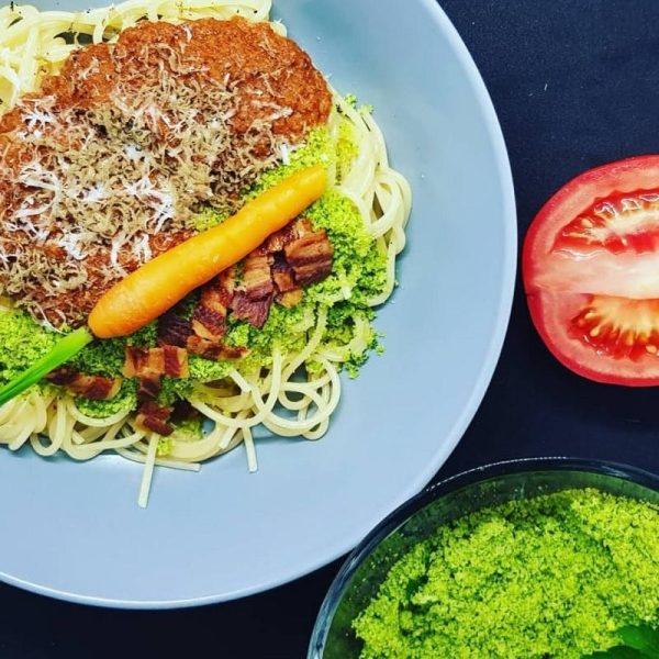 Pasta with Tomato Sauce and Gremolata