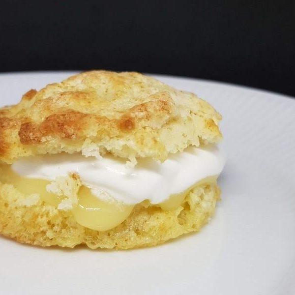 Scones with Lemon Curd