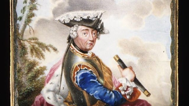 Snuffbox_cover_with_portrait_of_Frederick_the_Great_(1712–1786),_King_of_Prussia_MET_ES1897