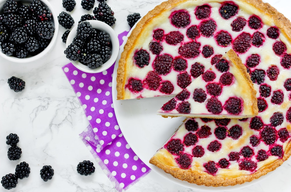 Blackberry,Sour,Cream,Pie,-,Homemade,Tart,Summer,Pie,With