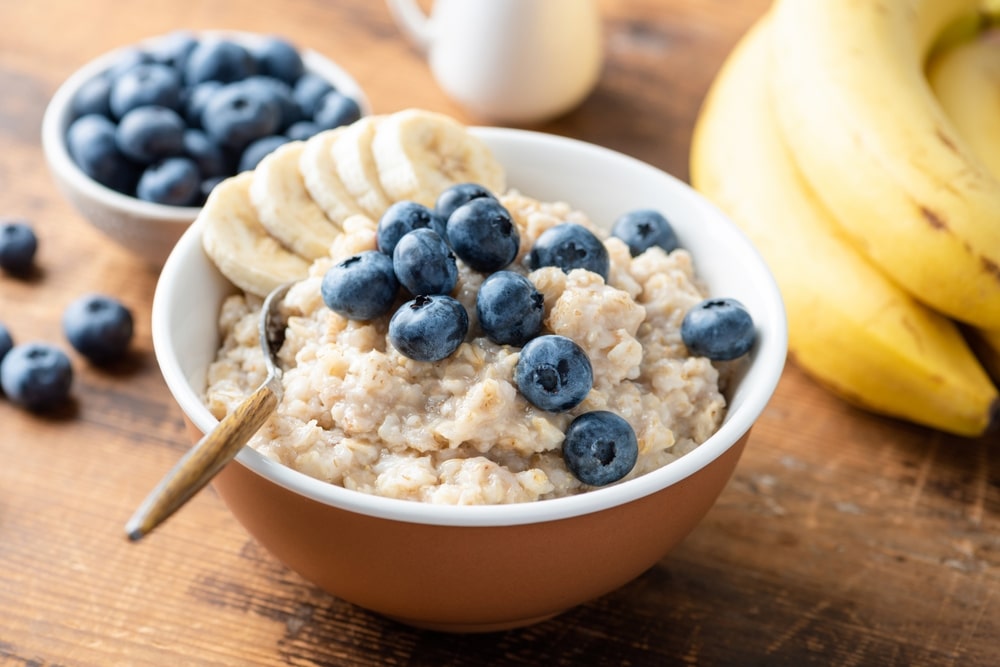 Healthy,Vegan,Dairy,Free,Oatmeal,Porridge,With,Fresh,Blueberries,And
