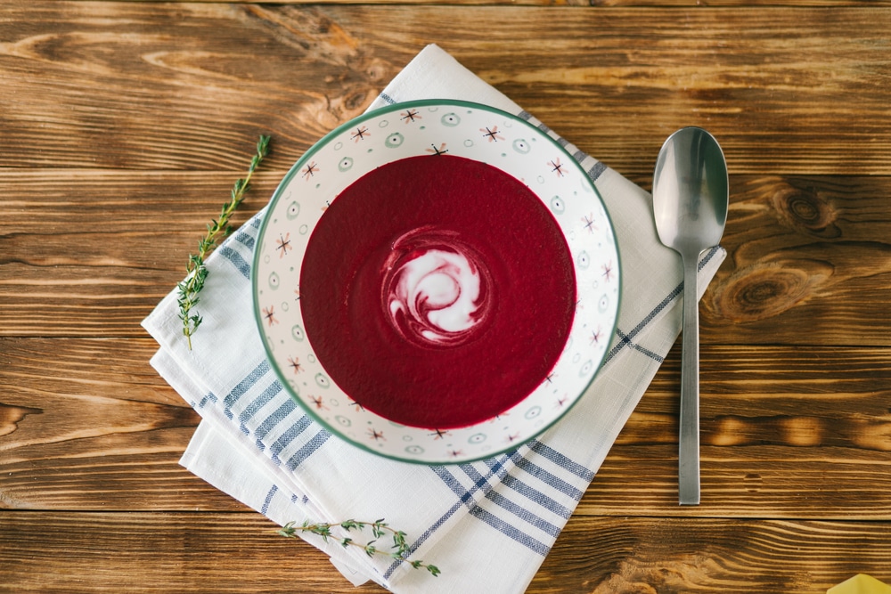 Hot,Fresh,Vegetable,Soup,With,Beetroot,In,A,Beautiful,Plate