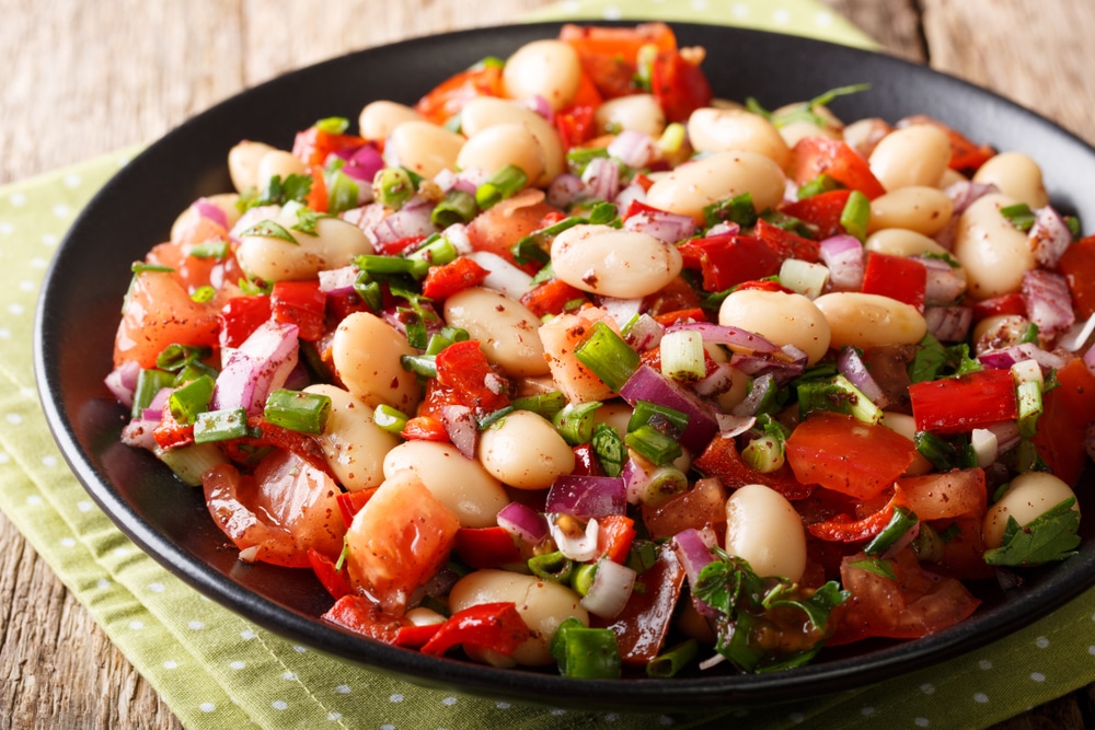 Fresh,Piyaz,Salad,With,Beans,,Tomatoes,,Onions,,Peppers,And,Cilantro