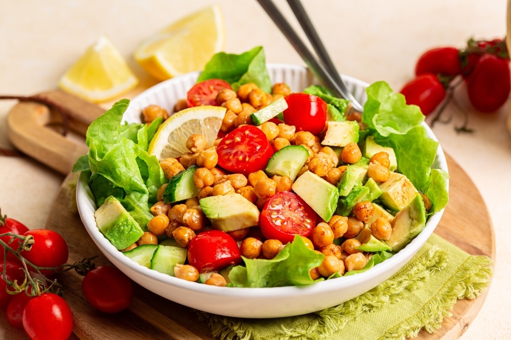Plate,With,Mediterranean,Chickpea,Salad.,Chickpea,And,Paprika,Baked,Beans,