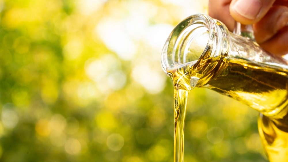 Green,Olive,Oil,And,Olive,Oil,Concept