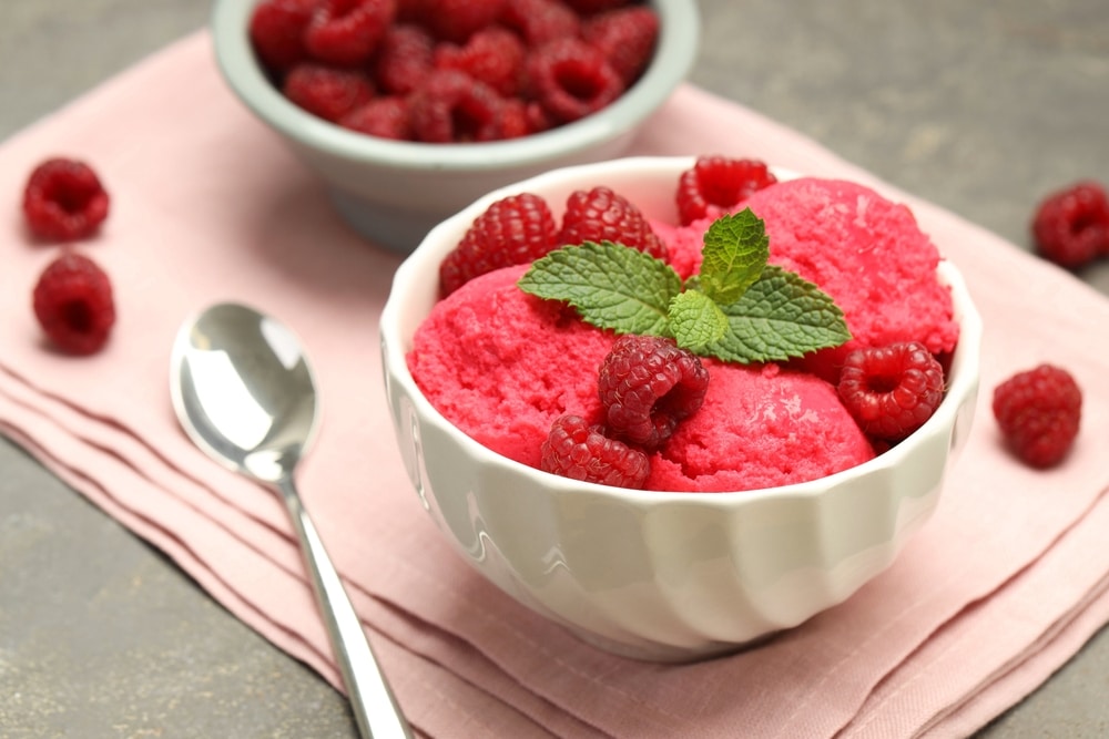 Delicious,Raspberry,Sorbet,With,Fresh,Berries,In,Bowl,And,Spoon