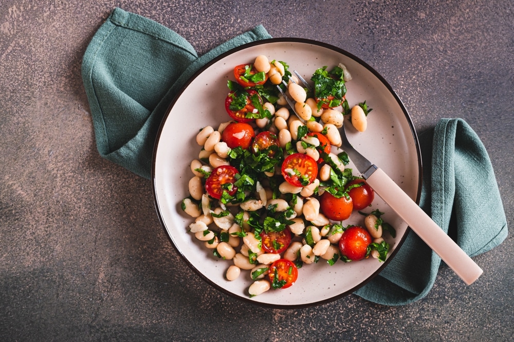 Close,Up,Of,Appetizing,Salad,Of,White,Beans,,Cherry,Tomatoes
