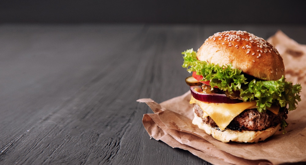 Delicious,Fresh,Homemade,Burger,On,A,Wooden,Table
