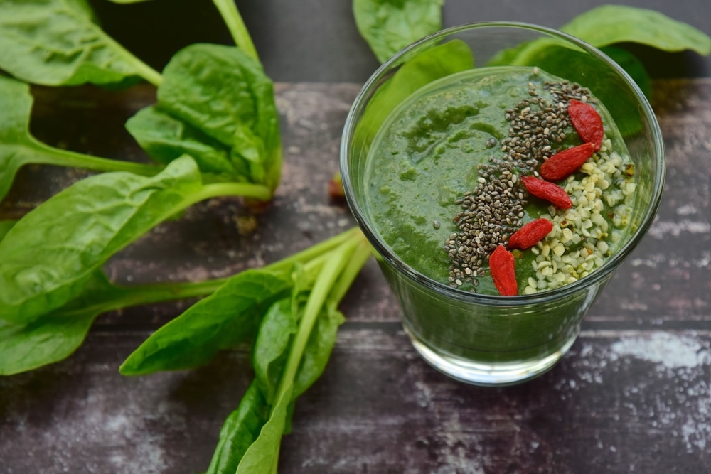 Spirulina,Green,Smoothie,With,Goji,Berry,,Spinach,,Chia,Seed,And