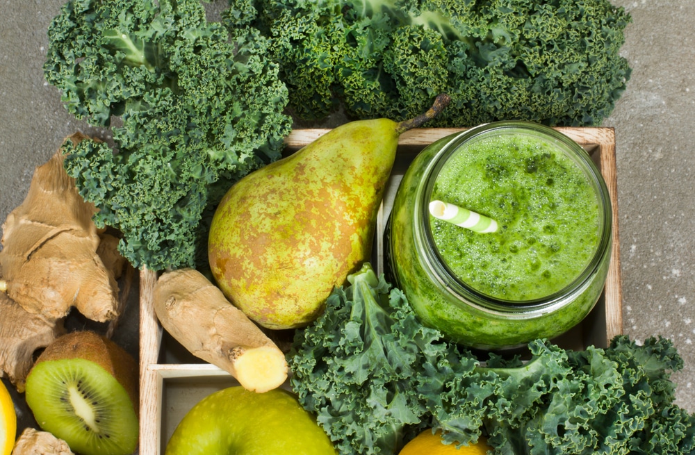 Healthy,Green,Detox,Smoothie,With,Kale,,Pear,And,Ginger