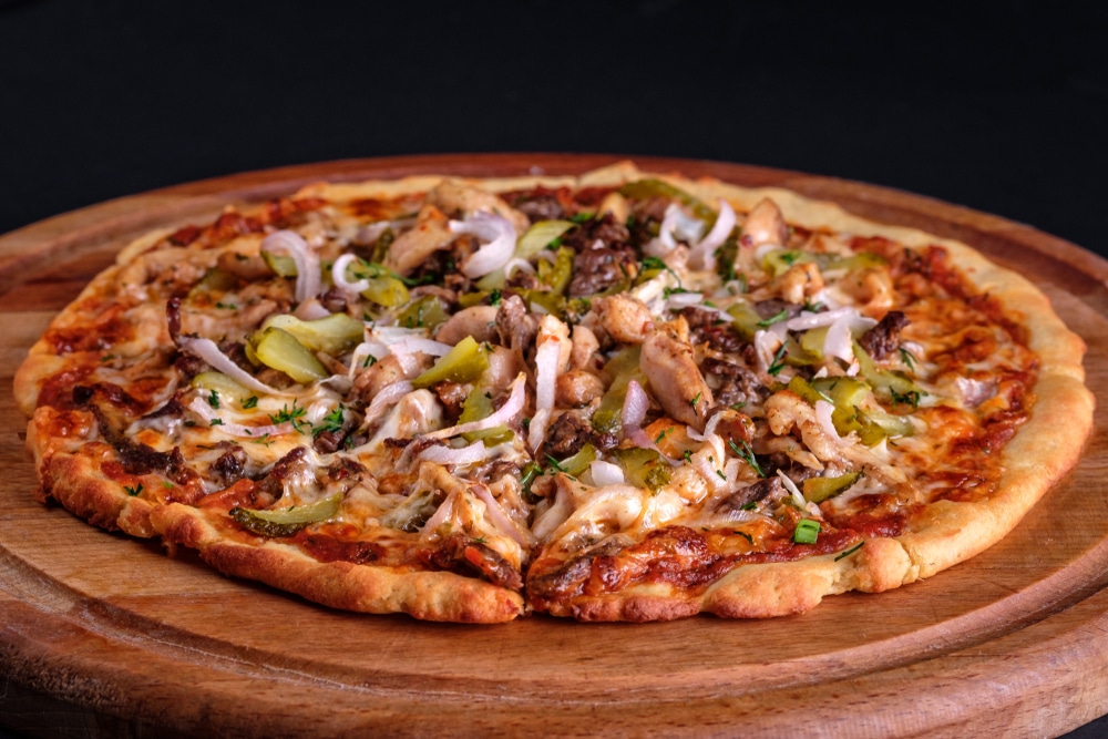 Gluten,Free,Bbq,Chicken,Pizza,With,Lots,Of,Vegetable,Fillings,