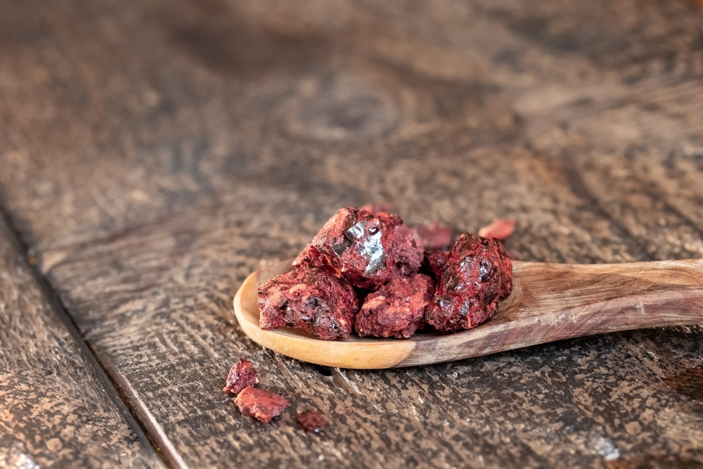 Croton,Lechleri,,Or,Sangre,De,Dragon,Resin,On,A,Spoon,