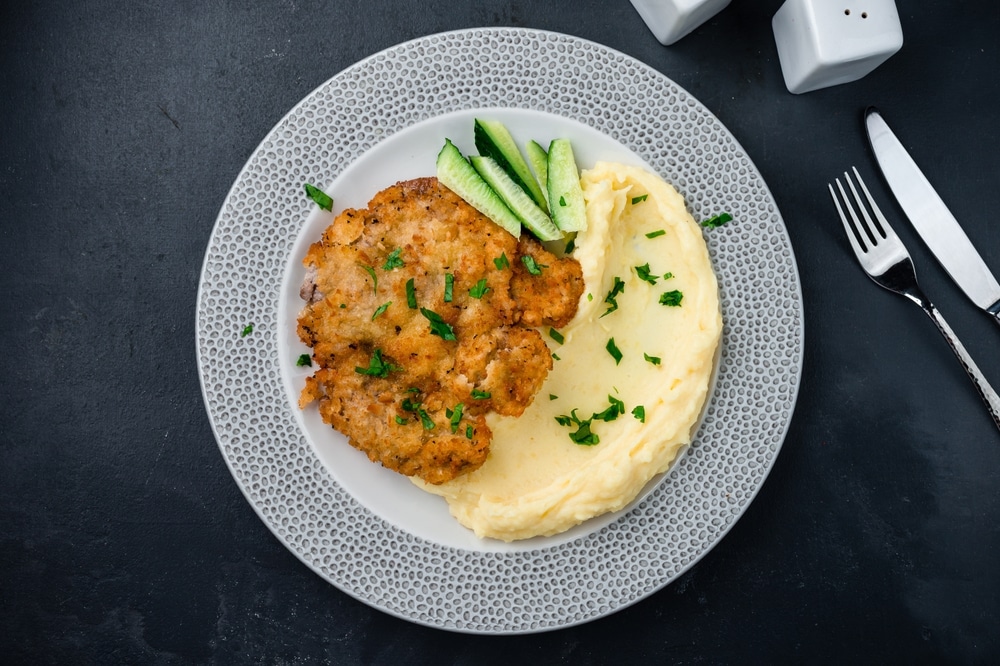 Pork,Steak,With,Potato,Puree,And,Vegetables.,Breaded,Fried,Pork