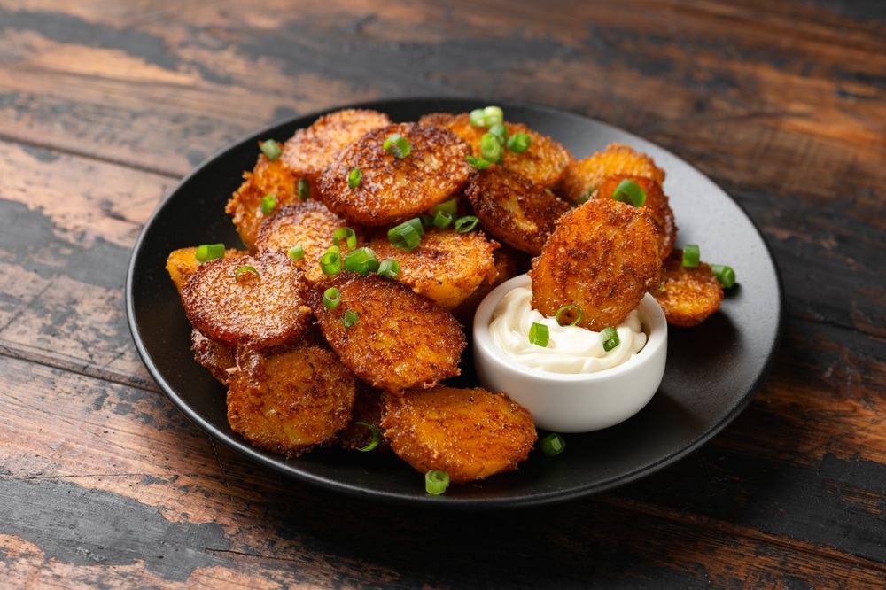 Parmesan,Crusted,Baby,New,Potatoes,Served,With,Mayonnaise,Dip