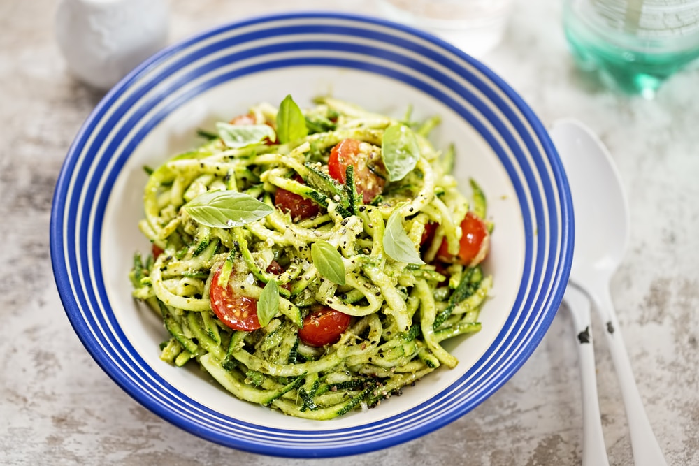 Spiralled,Courgette,Spaghetti,With,Green,Pesto,And,Cherry,Tomatoes