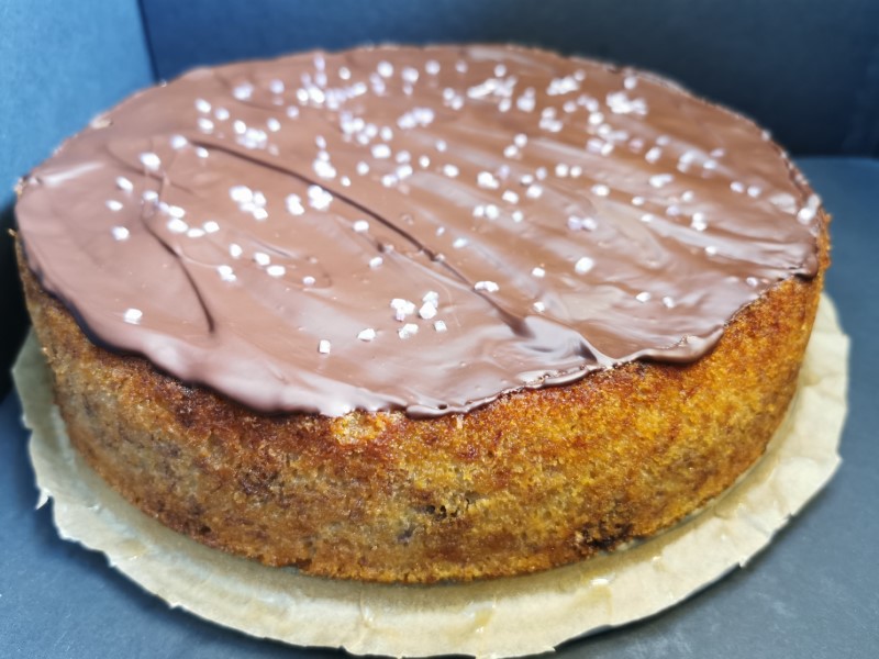 Banana cake with chocolate chunks