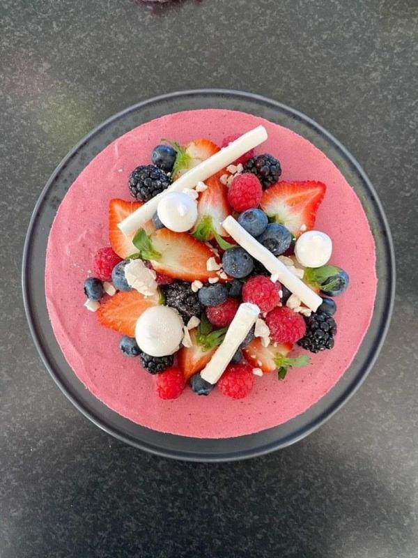 Brownie with berry mousse