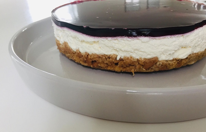 Cheesecake with blackcurrant