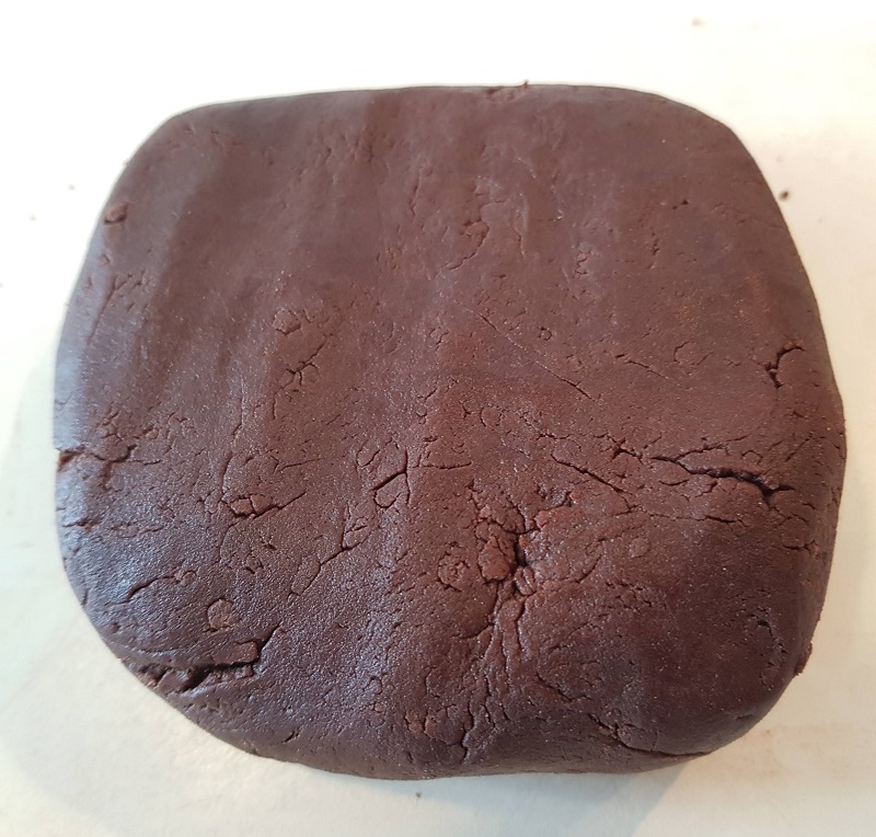 Chocolate bar with burnt meringue