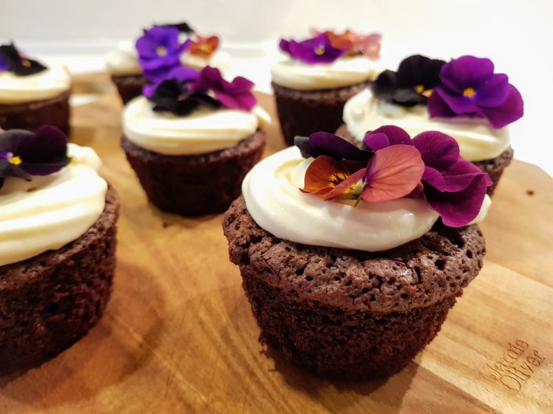 Chocolate Muffins with White Chocolate Ganache and Flowers