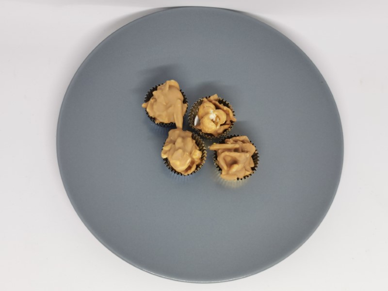 Cornflake clusters with popcorn and caramel