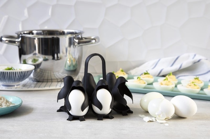 Egguins egg cooker