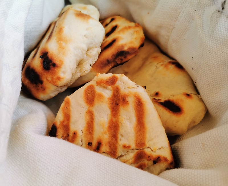 Grilled bread made from twist bread dough