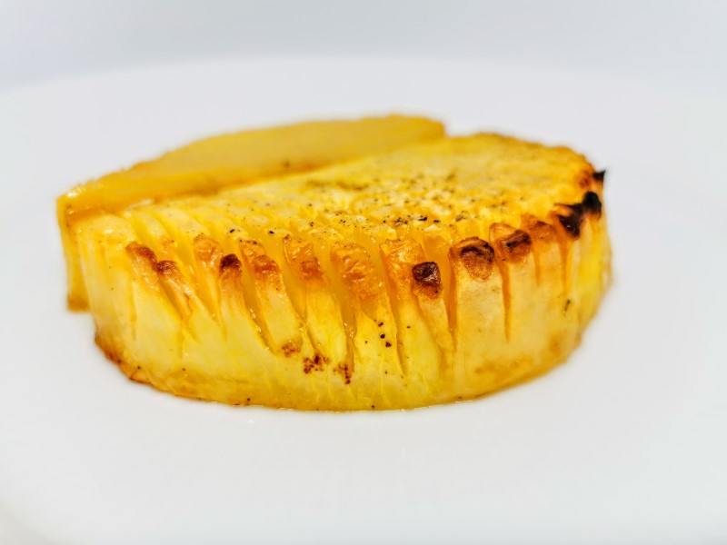 Hasselback kohlrabi