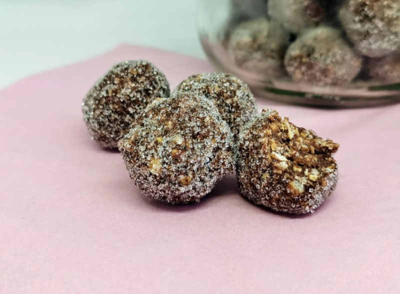 Oatmeal Balls with Sugar