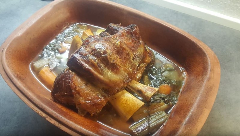 Veal shank in roasting pot