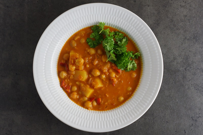 Chickpea stew with coconut milk