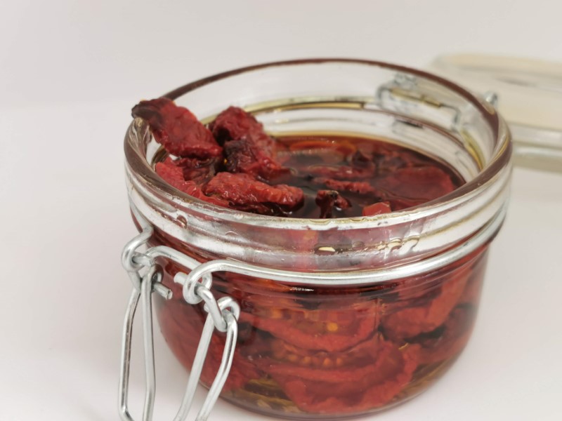 Long-baked tomatoes (semi-dried)