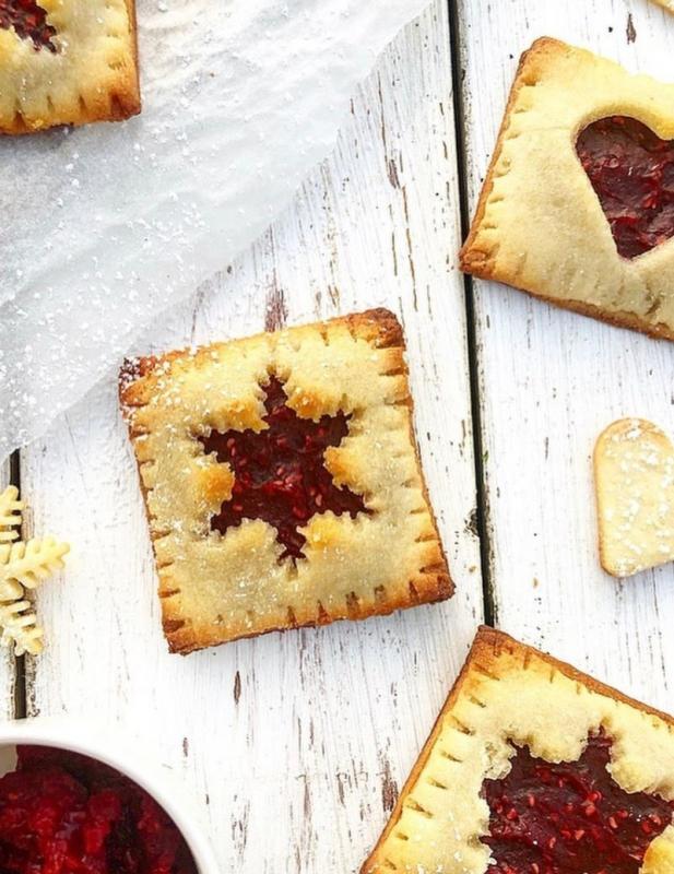Marzipan Cookies with Raspberry Filling - GastroFun.net