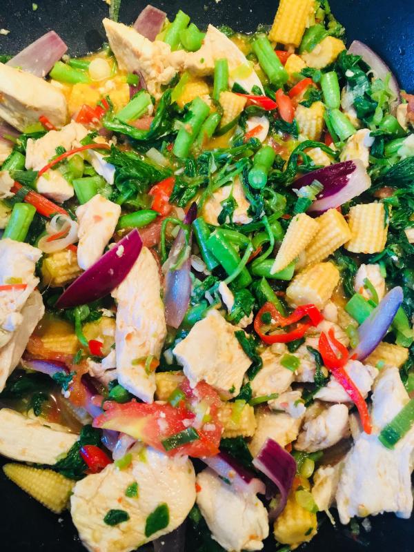 Pad Krapow Gai