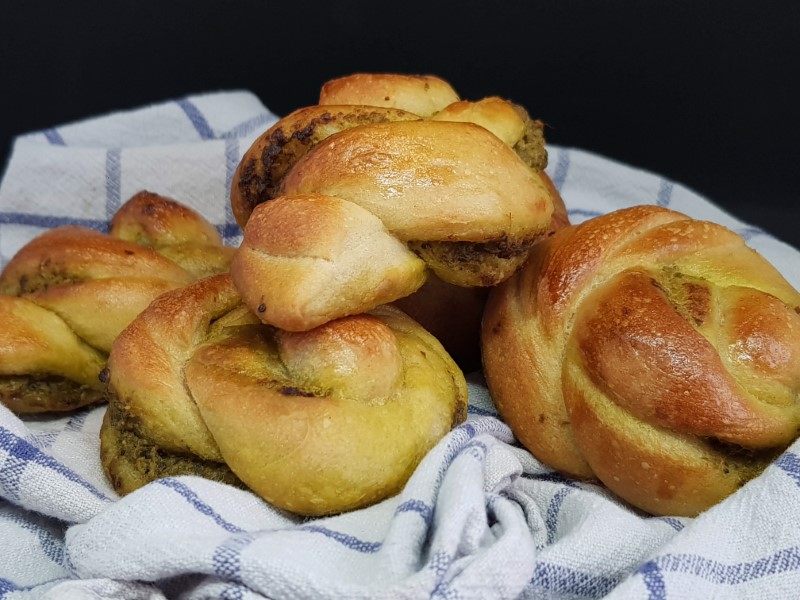 Pesto Twists