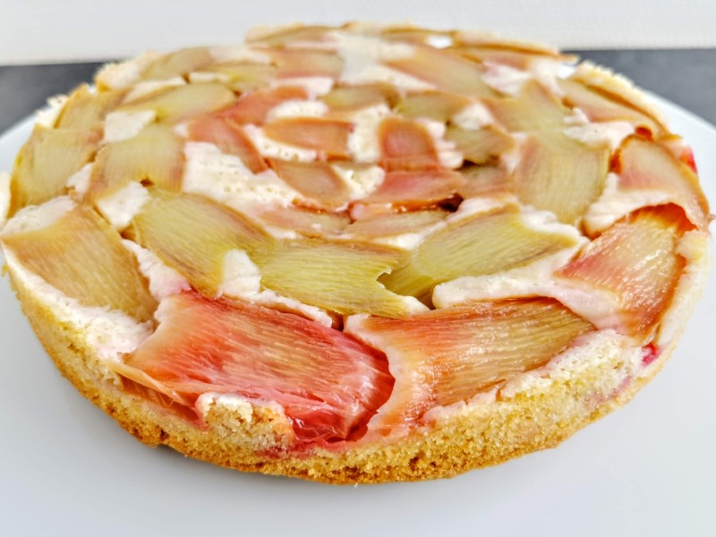 Rhubarb upside down cake