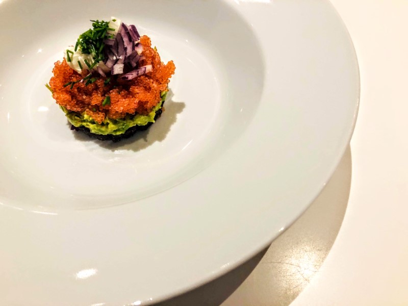 Toasted rye bread with lumpfish roe and avocado