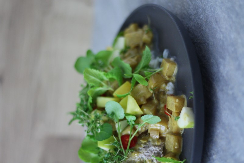 Summery Meatballs in Curry