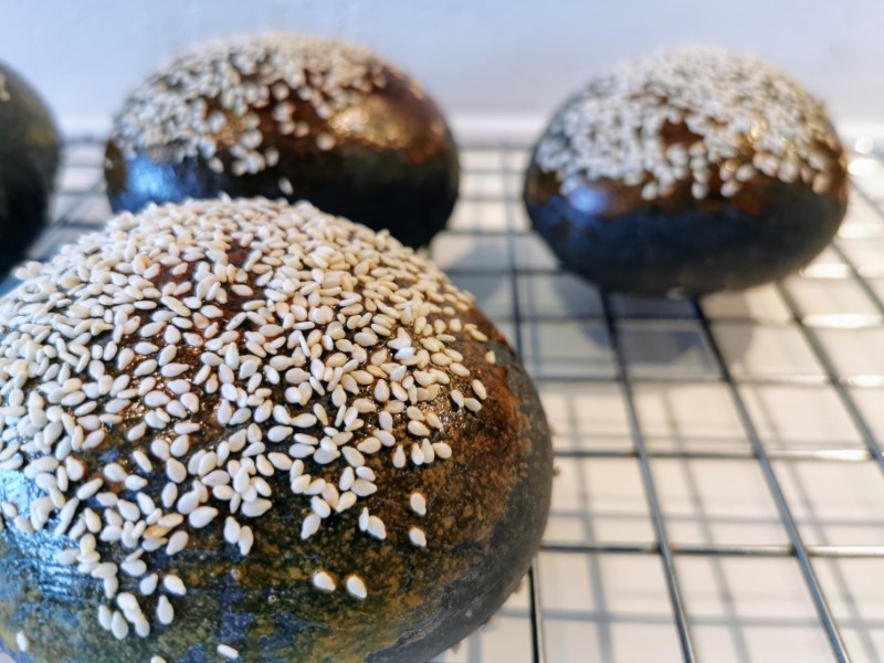 Black burger buns