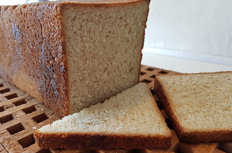 Toast bread with sourdough