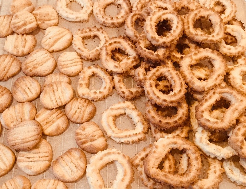 Delicious vanilla wreath cookies
