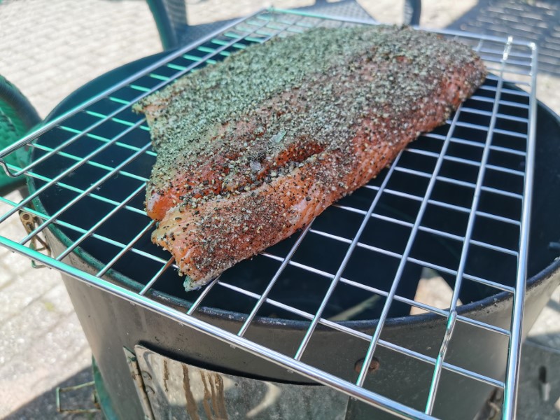 Hot smoked salmon with pepper