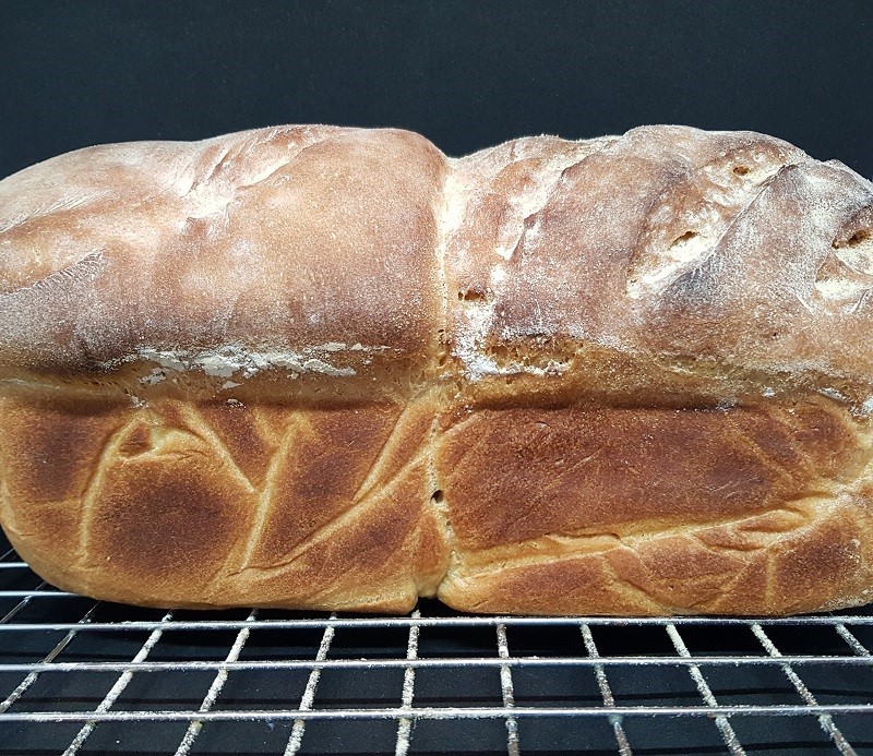 Xanthan gum in French bread